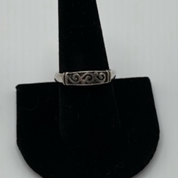 925 Sterling Silver Vintage Swirl Ring Size 8 - Picture 1 of 4